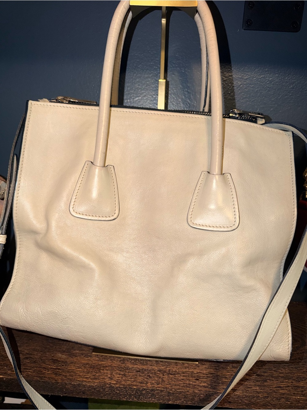 Prada Vintage Cream Leather 2-Way Bag with Triangle Logo - Picture 3 of 11